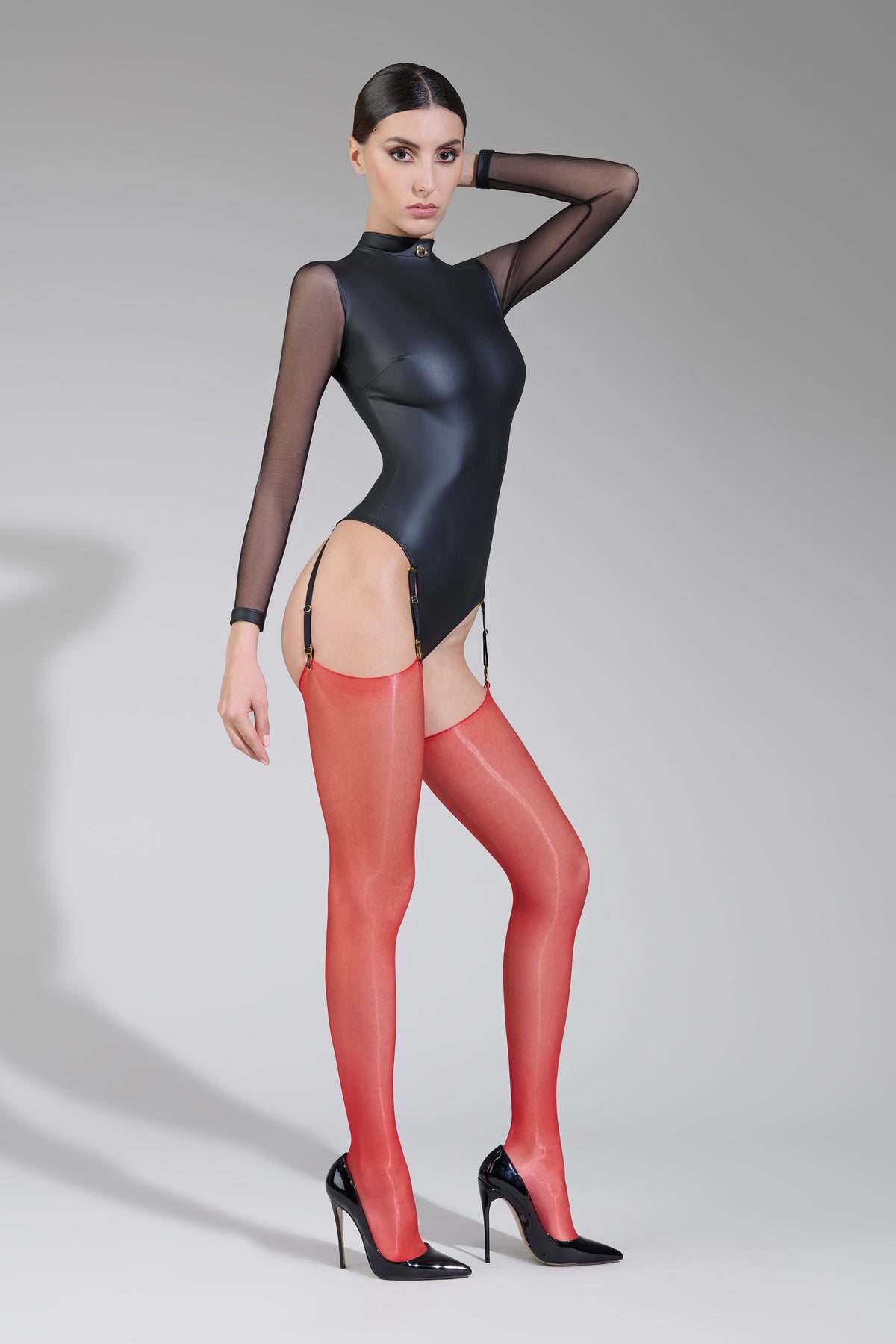 Cut and curled glossy stockings - 10D - LEGWEAR
